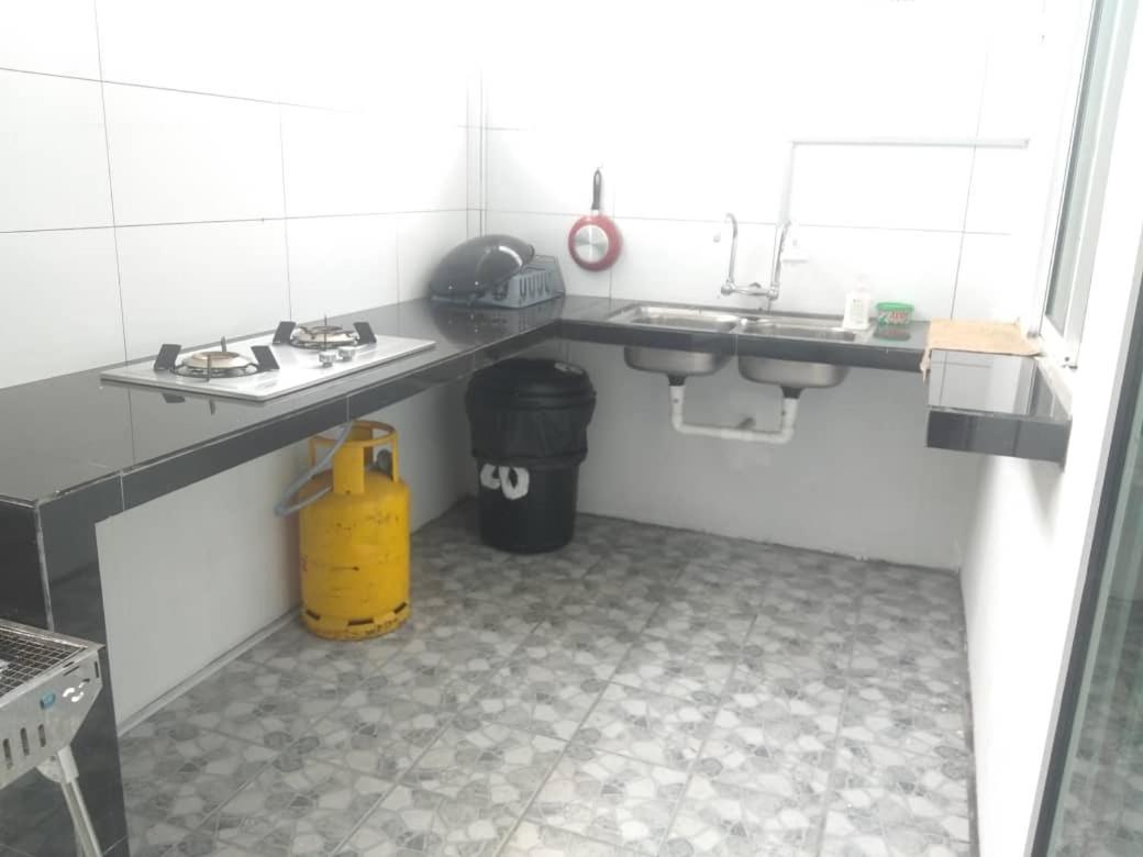 Nj_Homestay@Kkia/Petagas Kk كوتا كينابالو المظهر الخارجي الصورة